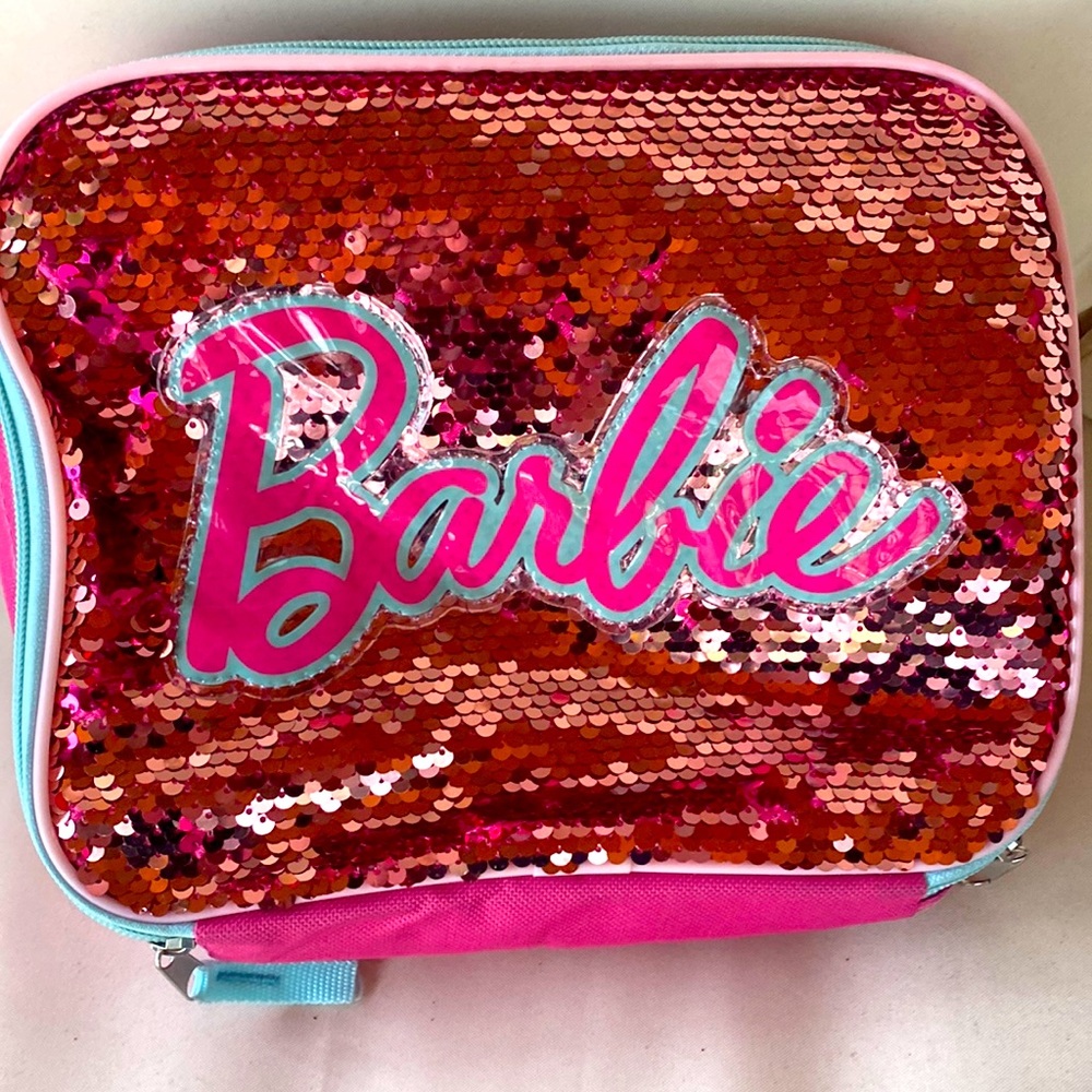 Barbie Lunch bag, no longer sold. Missing strap otherwise EXCELLENT condition
